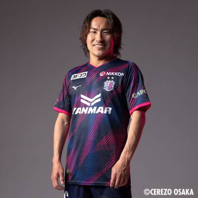 cerezo_osaka_2025_mizuno_special_edition_yozakura_kit_a.jpg