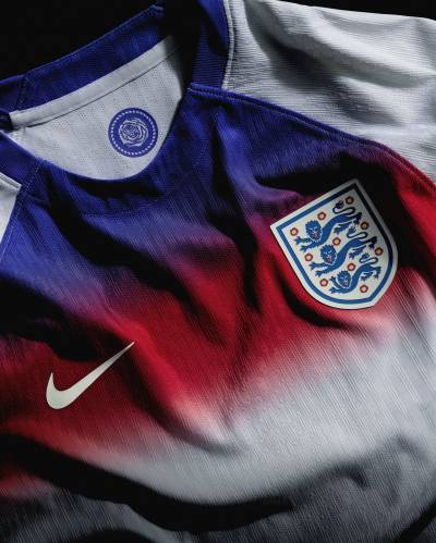 england_2025_nike_womens_home_kit_c.jpg
