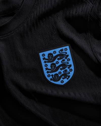 england_2025_nike_womens_away_kit_b.jpg