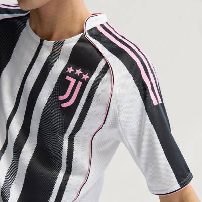 juventus_25_26_adidas_home_kit_c1.jpg