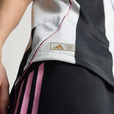 juventus_25_26_adidas_home_kit_d1.jpg