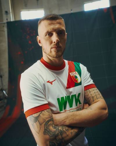 augsburg_25_26_mizuno_home_kit_d.jpg