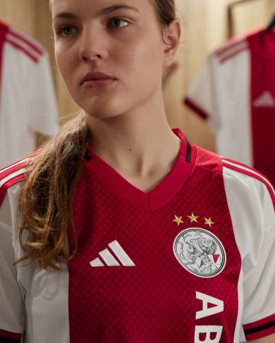 ajax_25_26_adidas_home_kit_c.jpg