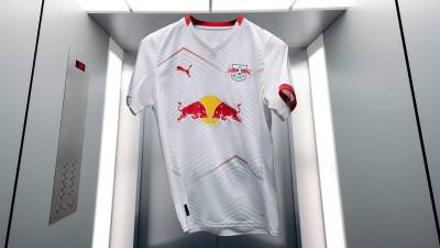 rb_leipzig_25_26_puma_home_kit_c2.jpg