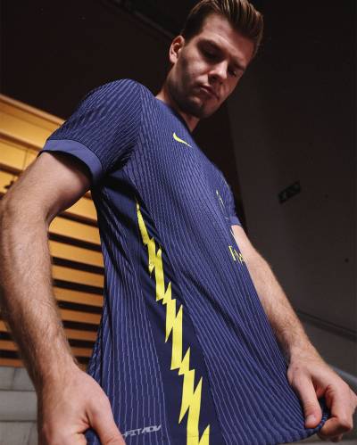 atletico_madrid_25_26_nike_away_kit_b.jpeg