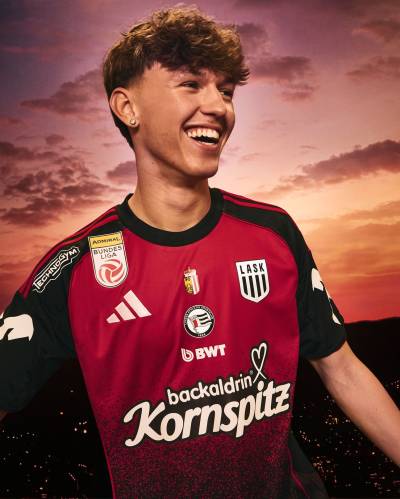 lask_25_26_adidas_away_kit_a.jpg