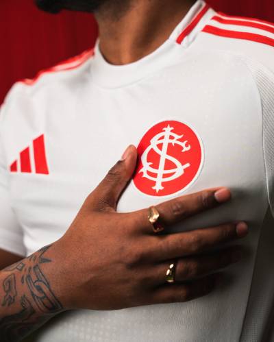 internacional_25_26_adidas_away_kit_c.jpg