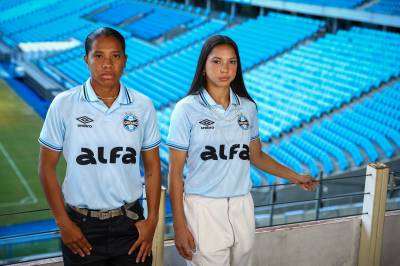 gremio_2025_umbro_away_kit_1.jpg