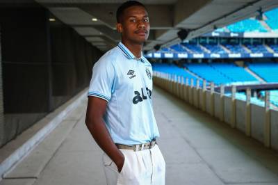 gremio_2025_umbro_away_kit_2.jpg