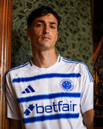 cruzeiro_25_26_adidas_away_kit_b.jpg