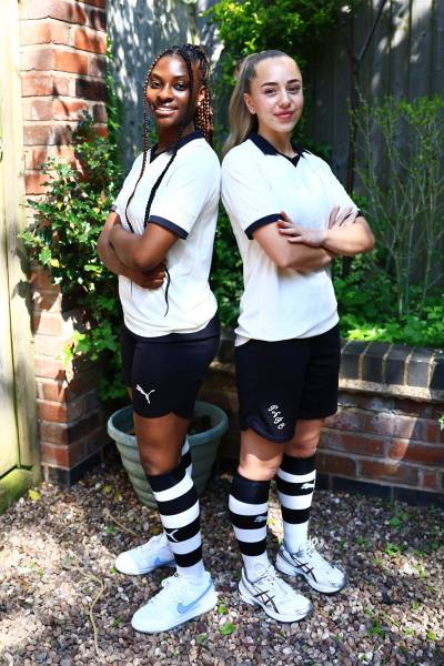 port_vale_25_26_puma_150th_anniversary_home_kit_b.jpg