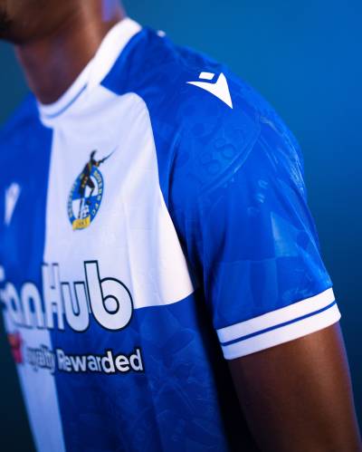 bristol_rovers_25_26_macron_home_kit_f.jpg
