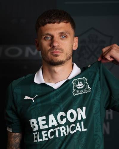 plymouth_argyle_25_26_puma_home_kit_2.jpg