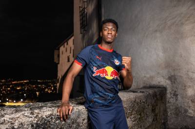 red_bull_salzburg_25_26_puma_away_kit_03.jpeg