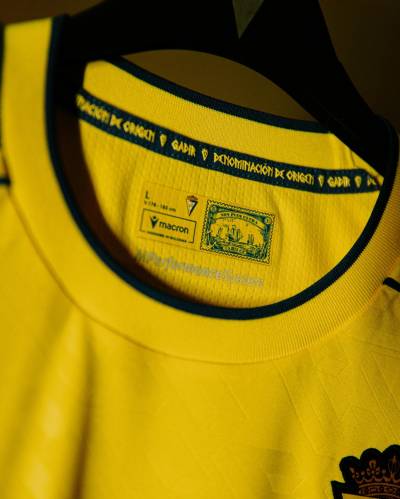 cadiz_25_26_macron_home_kit_c.jpg