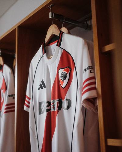 river_plate_25_26_adidas_home_kit_e.jpg