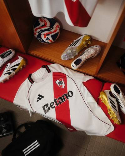 river_plate_25_26_adidas_home_kit_f.jpg