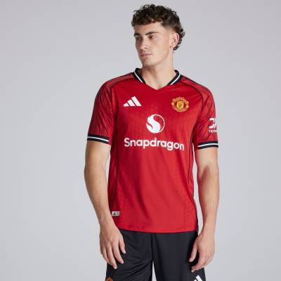 manchester_united_25_26_adidas_home_kit_a.jpg