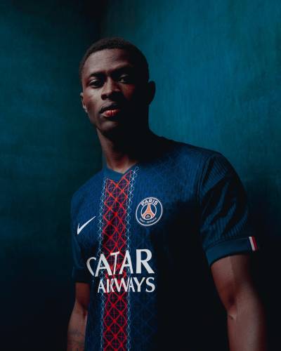paris_saint_germain_25_26_nike_home_kit_a.jpg