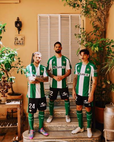 real_betis_25_26_hummel_home_kit_c.jpg