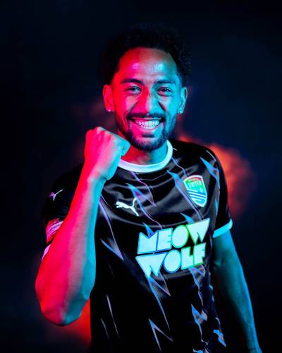 new_mexico_united_2025_puma_pride_kit_d.jpg