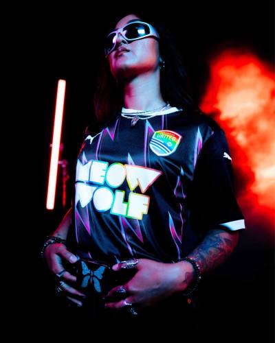 new_mexico_united_2025_puma_pride_kit_e.jpg