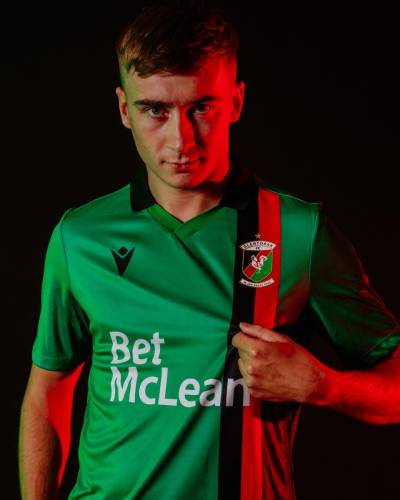 glentoran_25_26_macron_home_kit_a.jpg