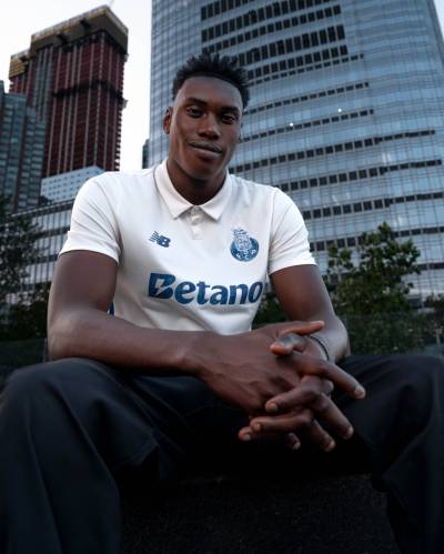 fc_porto_25_26_new_balance_third_kit_c.jpg