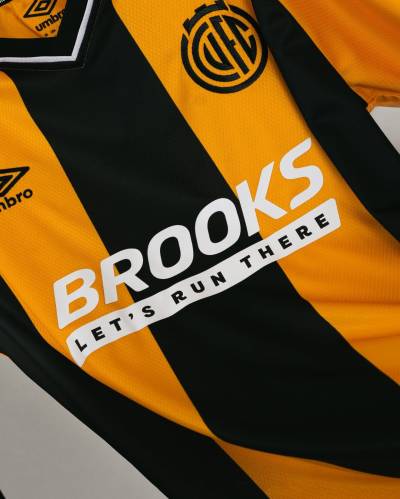 cambridge_united_25_26_umbro_home_kit_3.jpg