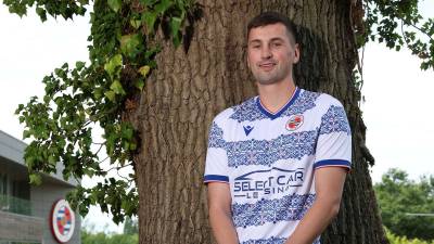reading_25_26_macron_home_kit_b.jpg