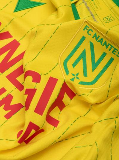 fc_nantes_25_26_macron_home_kit_2.jpeg