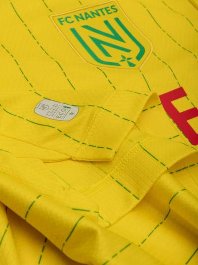 fc_nantes_25_26_macron_home_kit_3.jpeg