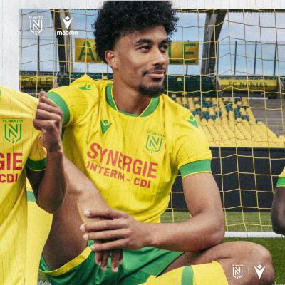 fc_nantes_25_26_macron_home_kit_f.jpg