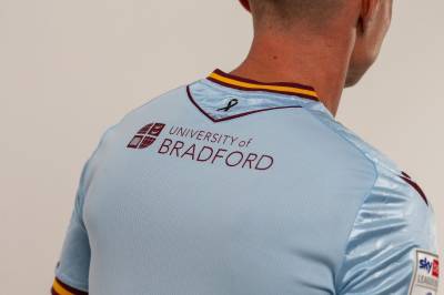 bradford_city_25_26_macron_away_kit_b.jpg