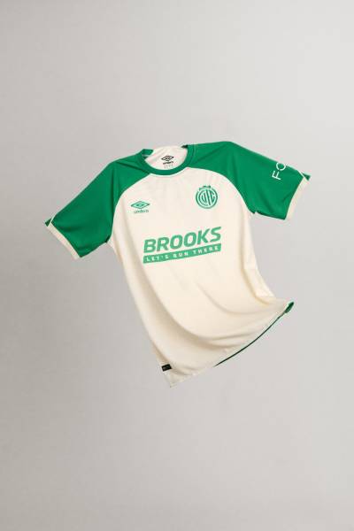 cambridge_united_25_26_umbro_away_kit_c.jpg