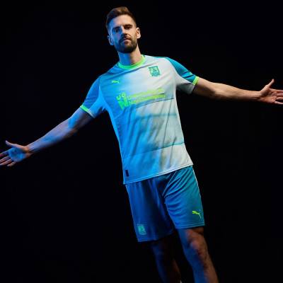 northampton_town_25_26_puma_third_kit_c.jpg