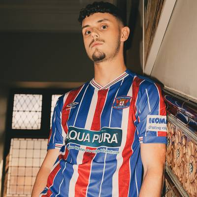 carlisle_united_25_26_umbro_home_kit_a1.jpeg