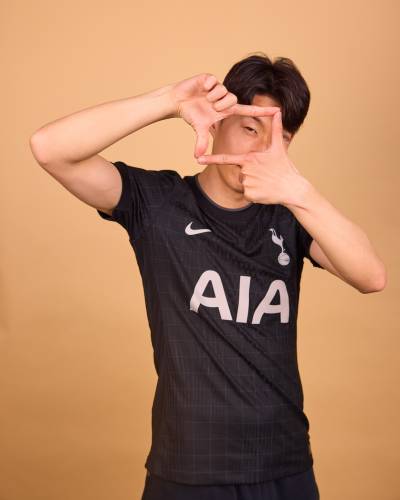 tottenham_hotspur_25_26_nike_away_kit_2.jpg