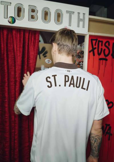 st_pauli_25_26_puma_away_kit_d1.jpg