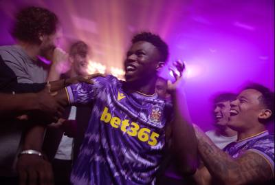stoke_city_25_26_macron_away_kit_3b.jpg