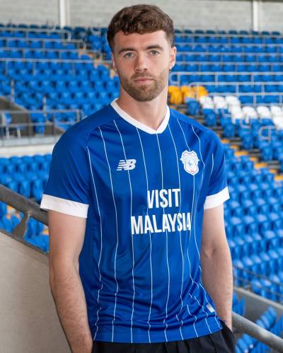 cardiff_city_25_26_new_balance_home_kit_b.jpg