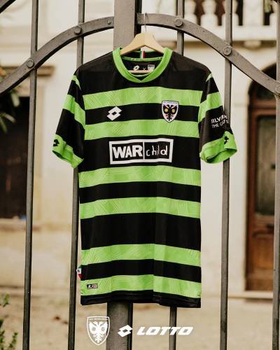 afc_wimbledon_25_26_lotto_home_kit_b.jpg