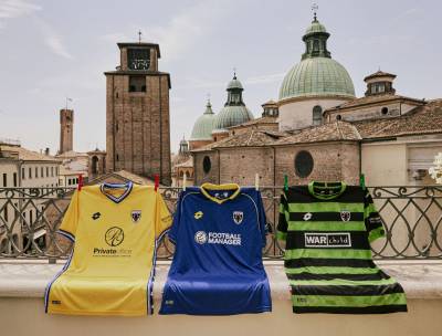 afc_wimbledon_25_26_lotto_home_kit_f.jpg