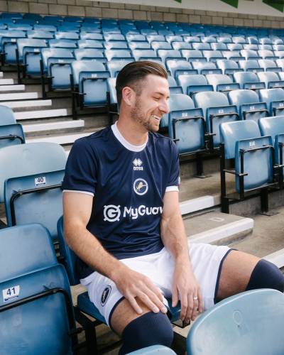 millwall_25_26_errea_home_kit_4.jpg