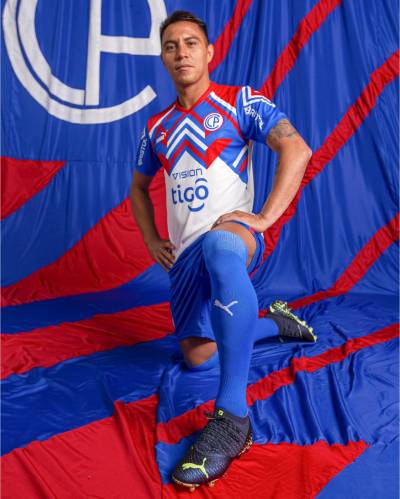 cerro_porteno_2023_away_kit_b.jpeg