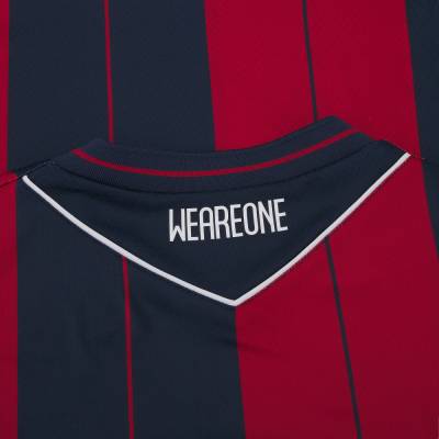 bologna_25_26_macron_home_kit_4.jpg