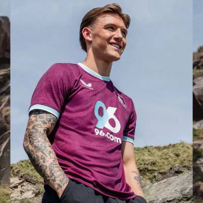 burnley_25_26_castore_home_kit_b.jpg