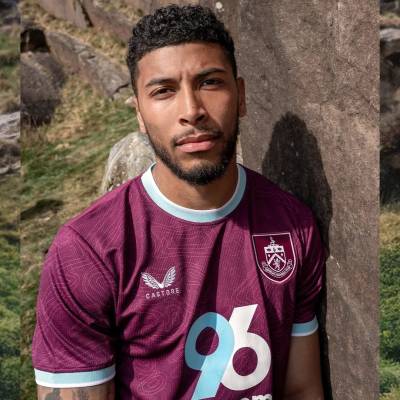 burnley_25_26_castore_home_kit_c.jpg