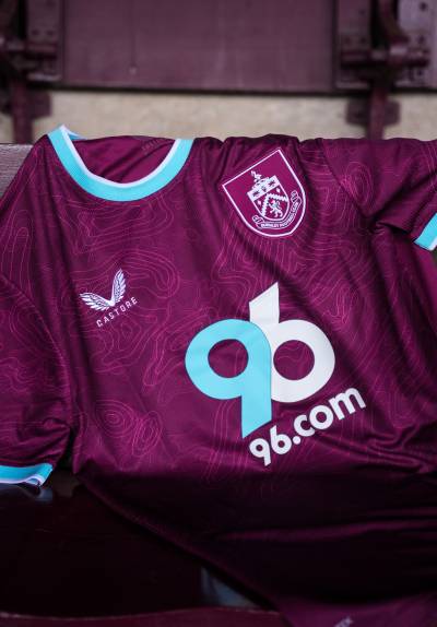 burnley_25_26_castore_home_kit_e.jpg