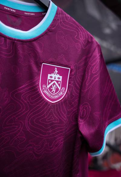 burnley_25_26_castore_home_kit_g.jpg